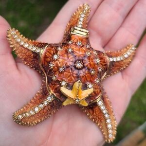 FREE WITH PURCHASE!Kingspoint Starfish Trinket Box and Pendant